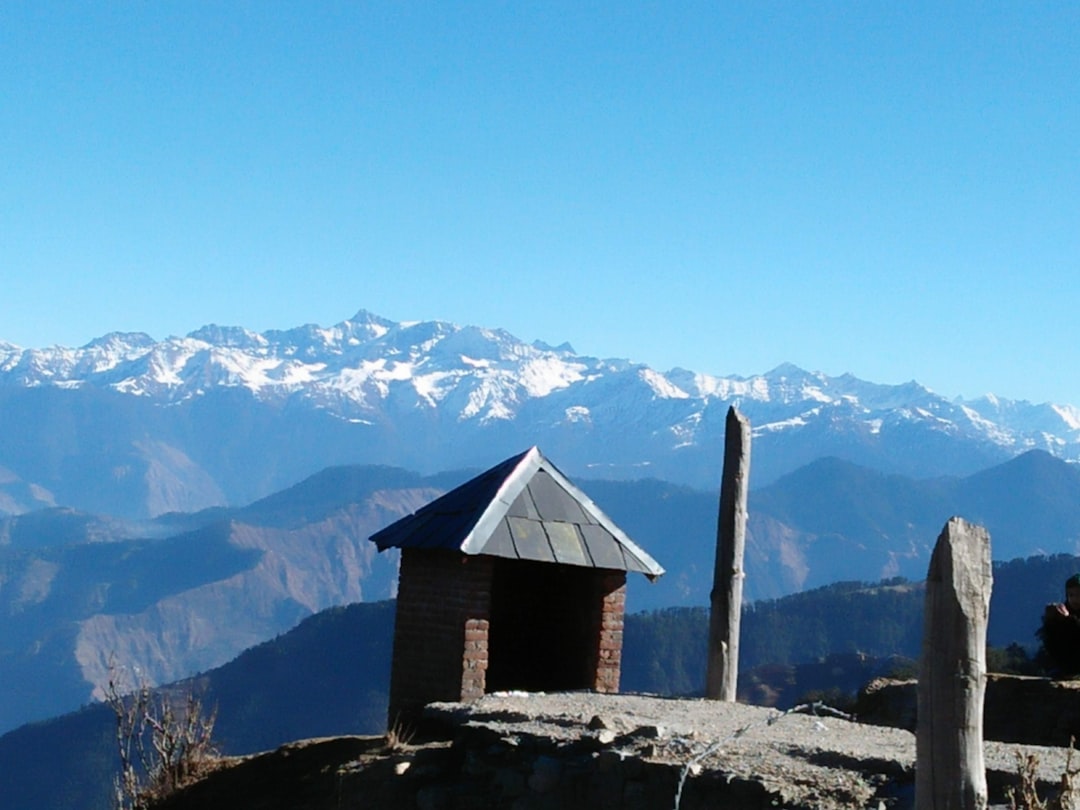 Dehradun to Chamba  Taxi
