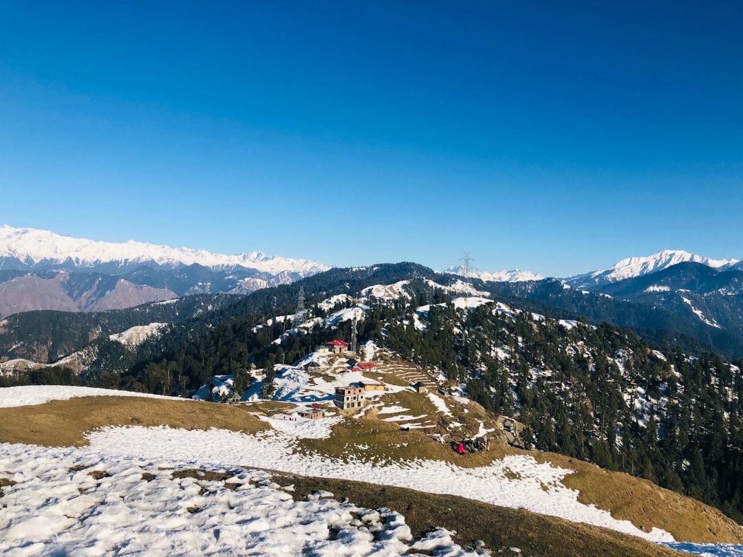 Dehradun to Chamba  Taxi