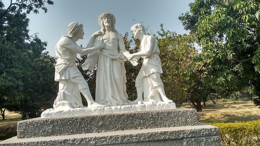 Dehradun to Meerut Taxi